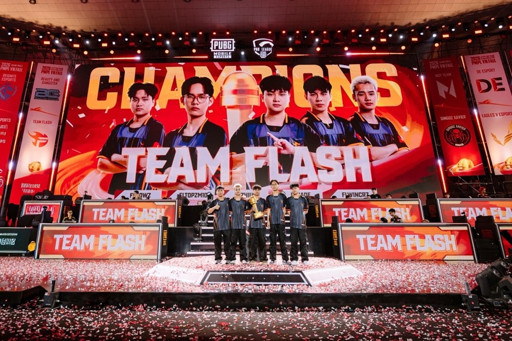 Команда Team Flash одержала победу в осеннем турнире PUBG Mobile Pro League Vietnam 2026 года. - vietnam.vn