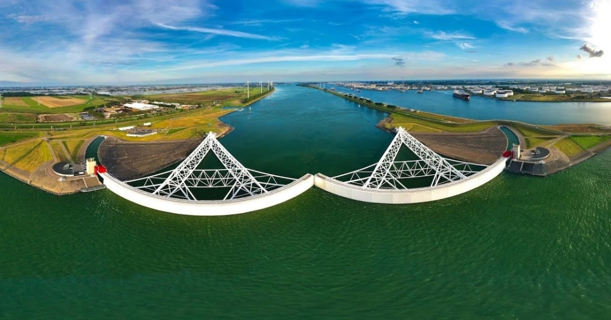 Het 12.000 ton wegende 