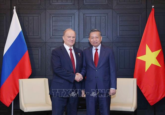 Sekretaris Jenderal dan Presiden To Lam menerima Ketua Partai Komunis Rusia.