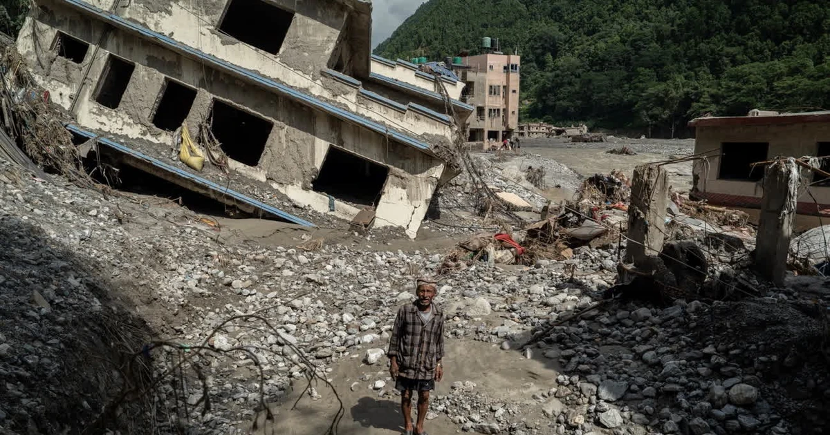 Nepal menuntut ganti rugi sebesar 20 juta dolar AS setelah banjir bandang dahsyat menewaskan lebih dari 1.300 orang.