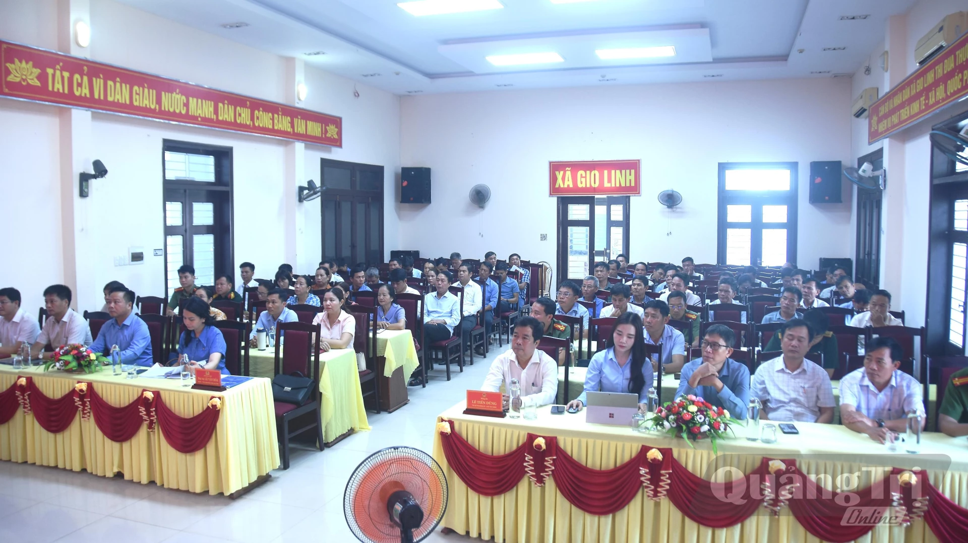 Autoridades locais das comunas de Gio Linh, Con Tien e Ben Hai participam da conferência de treinamento - Foto: D.V.