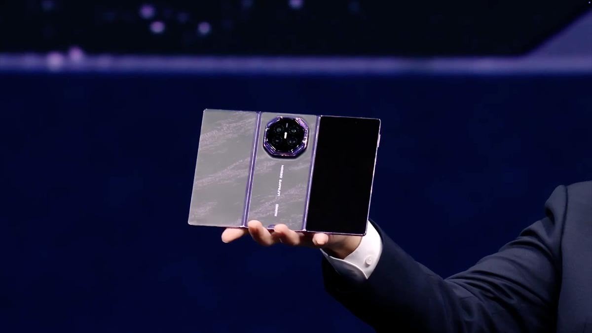 Huawei Mate XT2は、3つ折り式のG字型デザイン、10.2インチの画面