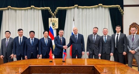 Vietnam en Rusland bevorderen de samenwerking op het gebied van financiën, investeringen en handel.