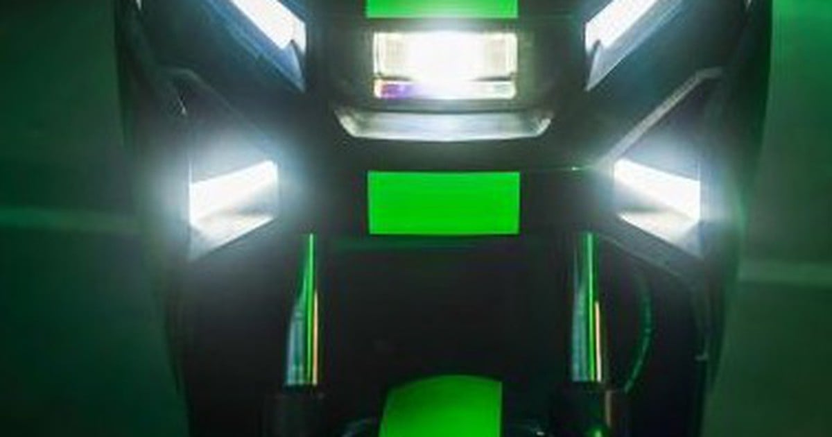 Electric motorbikes with a range of up to 100km per charge have appeared, featuring stylish designs and priced at 78 million VND.