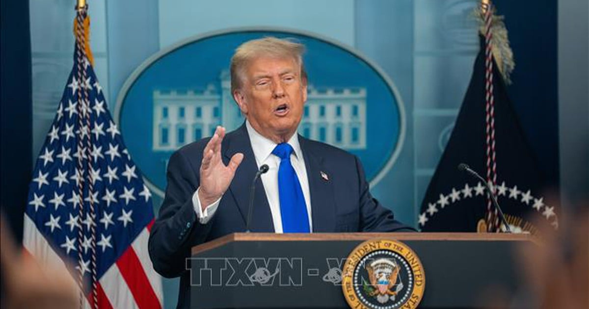 Presiden Trump menjanjikan imbalan bagi rakyat jika Partai Republik memenangkan pemilihan paruh waktu.