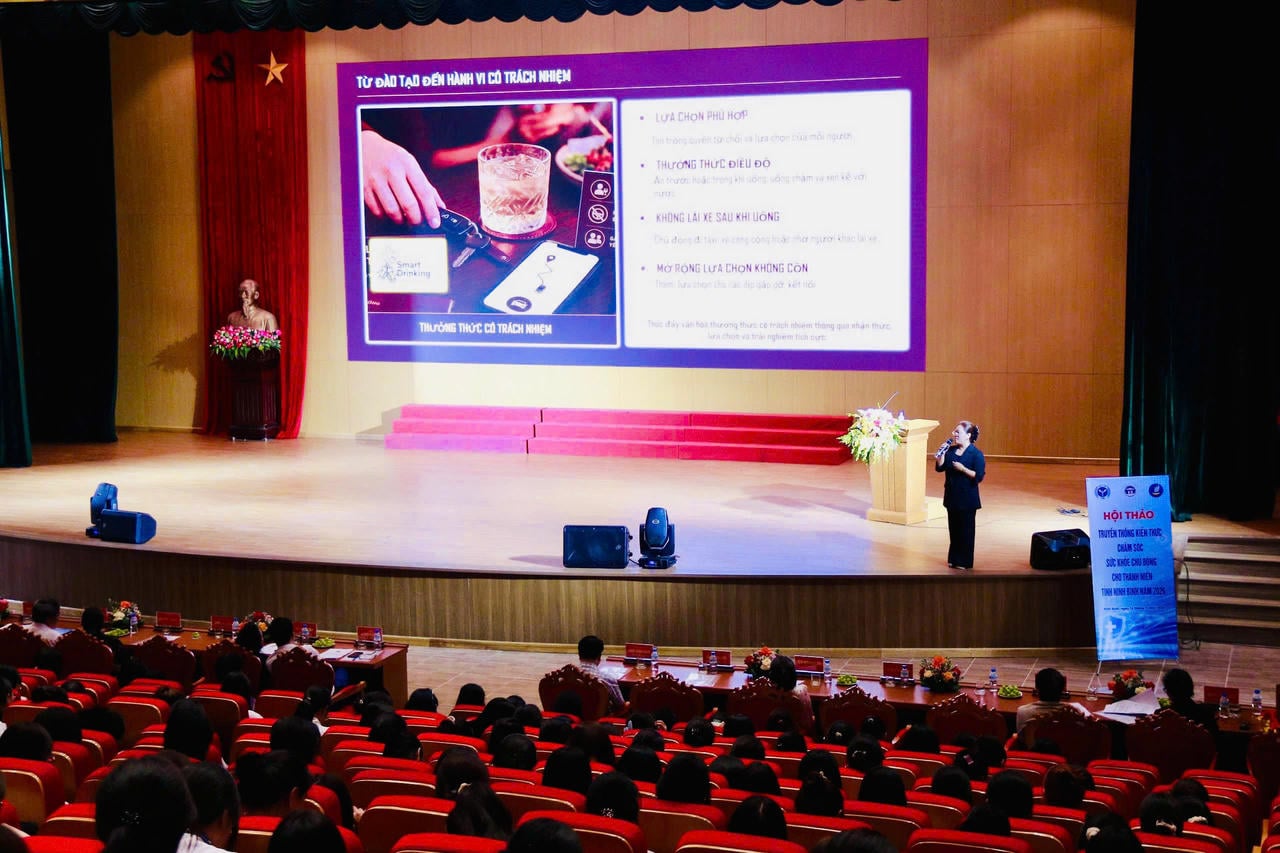 Especialistas discutiram problemas de saúde comuns entre os jovens de hoje e forneceram orientações sobre prevenção proativa e adoção de um estilo de vida saudável.
