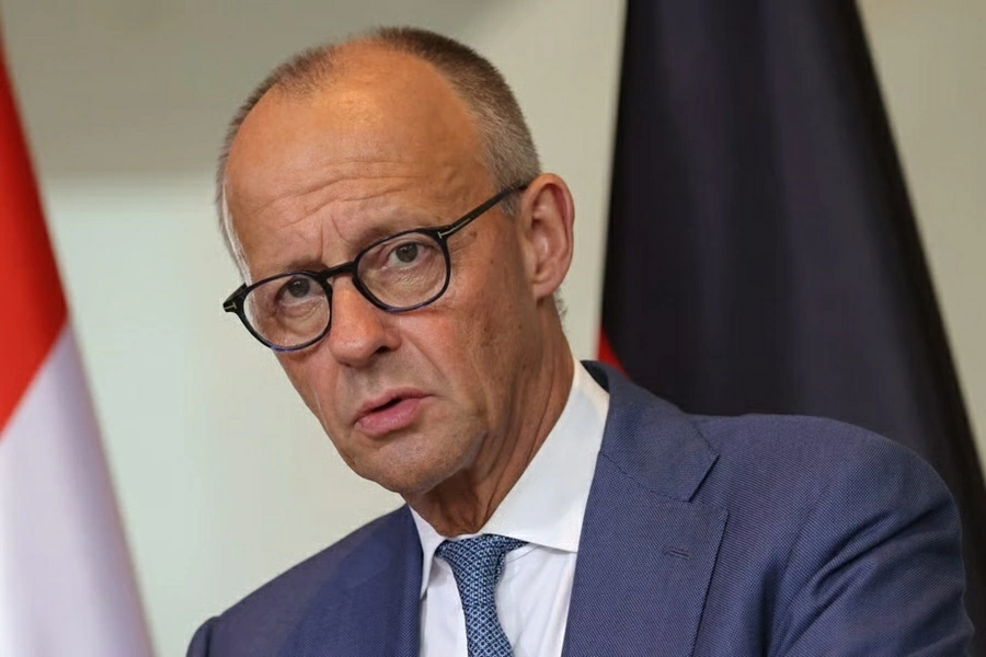 Under pressure regarding his political future, German Chancellor Merz canceled his trip to the United States.