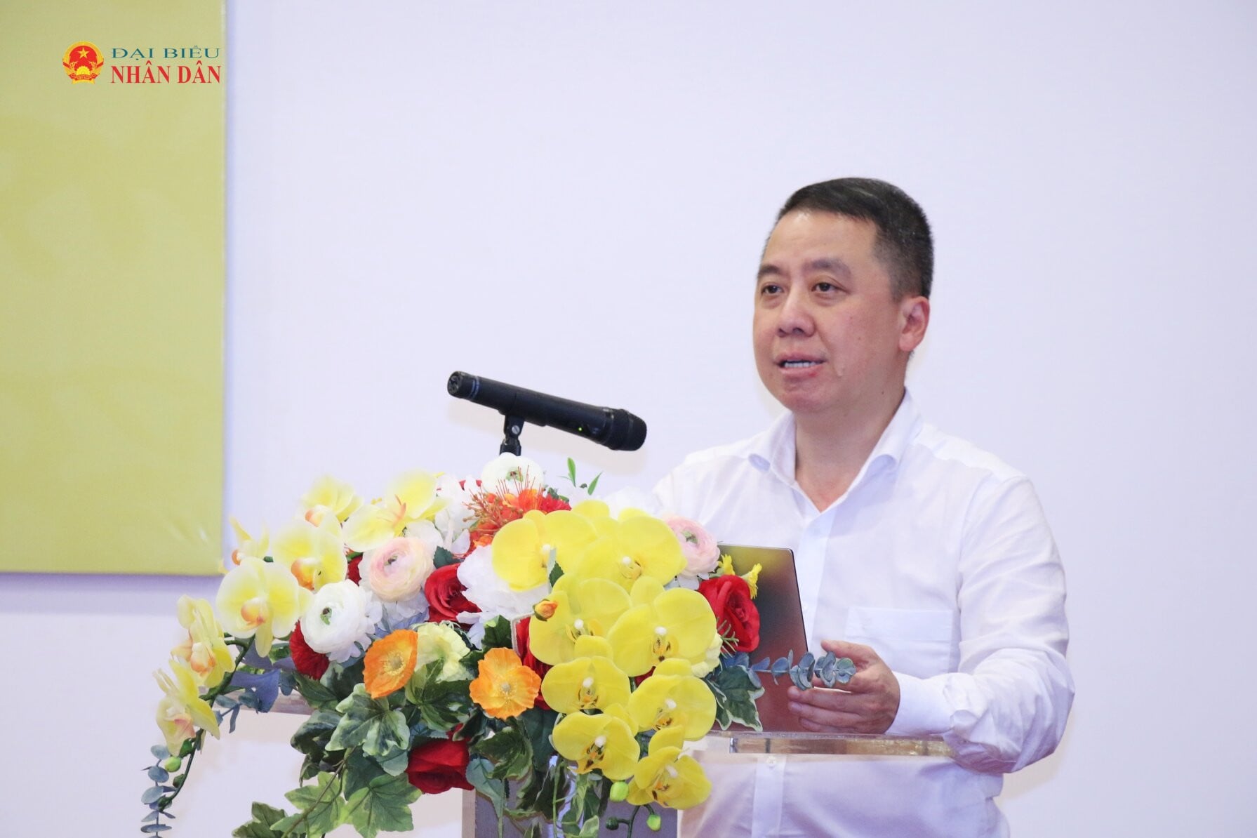 La Hoang Trung, directora del Departamento de Transformación Digital, pronunció un discurso.