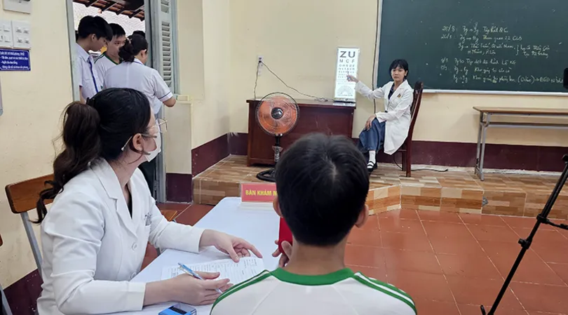 Laksanakan pemeriksaan kesehatan bagi siswa dan guru di awal tahun ajaran.