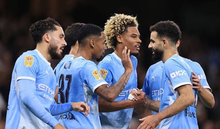 Man Citys unga stjärnor krossade Norwich med 5-0.