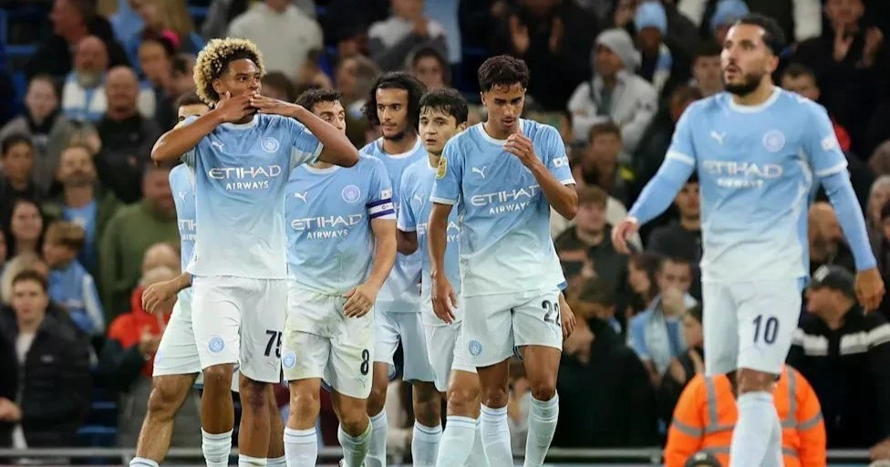 Man City krossade Norwich med 5-0, 17-årig talang glänser i Ligacupen.