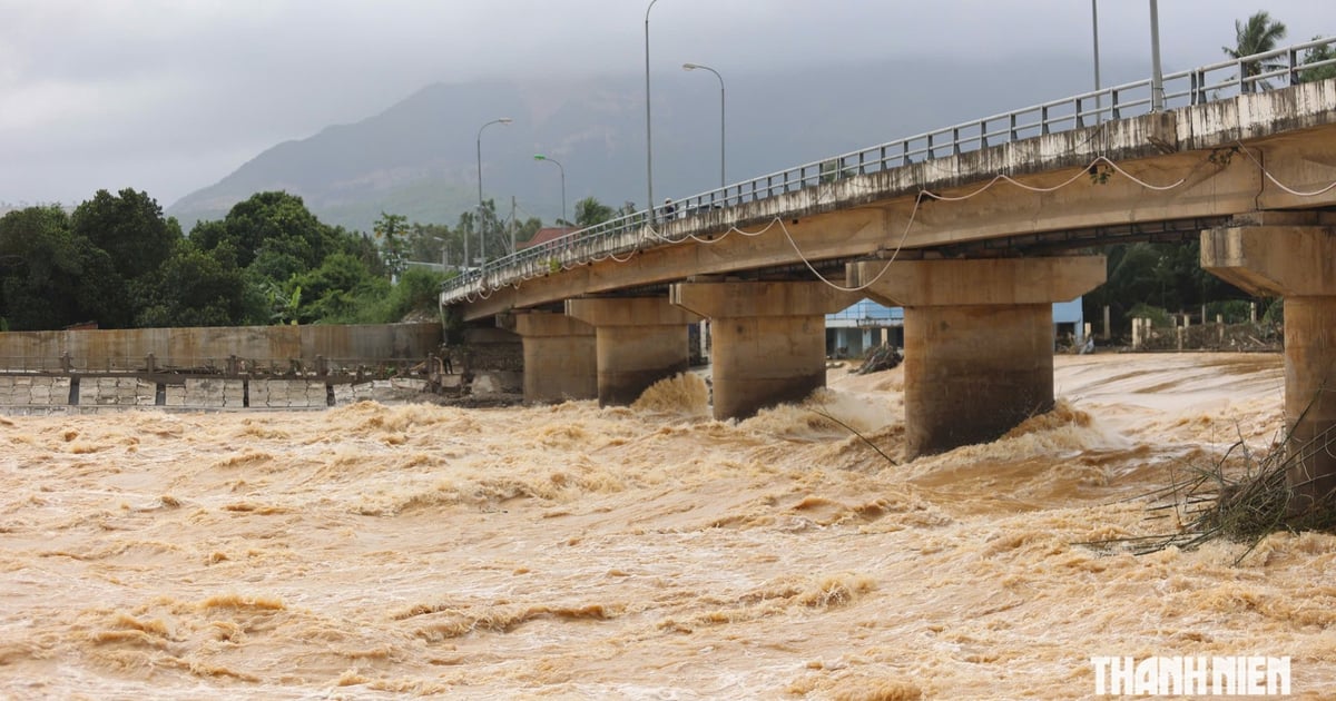 Peringatan banjir bandang dan tanah longsor dikeluarkan untuk 68 kecamatan dan wilayah di provinsi Dak Lak, Khanh Hoa, dan Lam Dong.