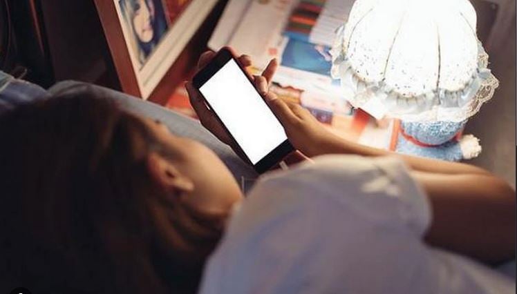 5 eye symptoms caused by prolonged phone use at night - Image 2.