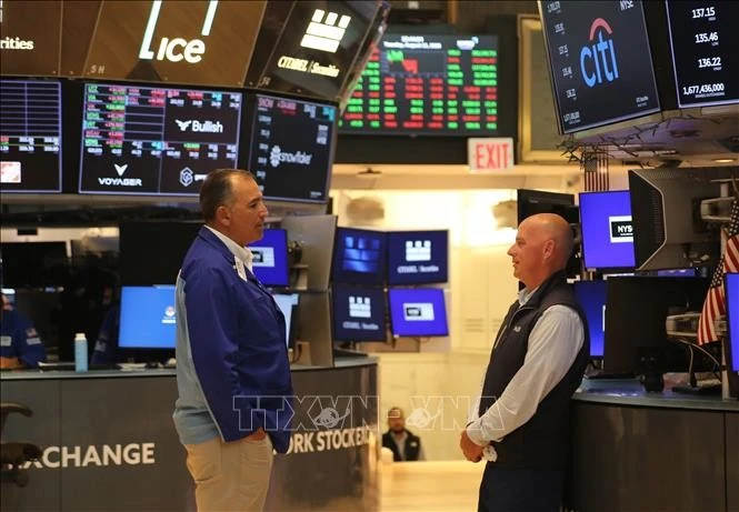 Tanda-tanda peringatan potensi kehancuran pasar saham global.