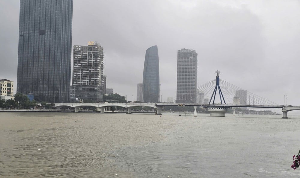 Da Nang memperingatkan akan adanya hujan lebat, risiko banjir, dan tanah longsor.