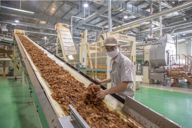Het Ministerie van Industrie en Handel vult de gedetailleerde lijst van import- en exportgoederen aa