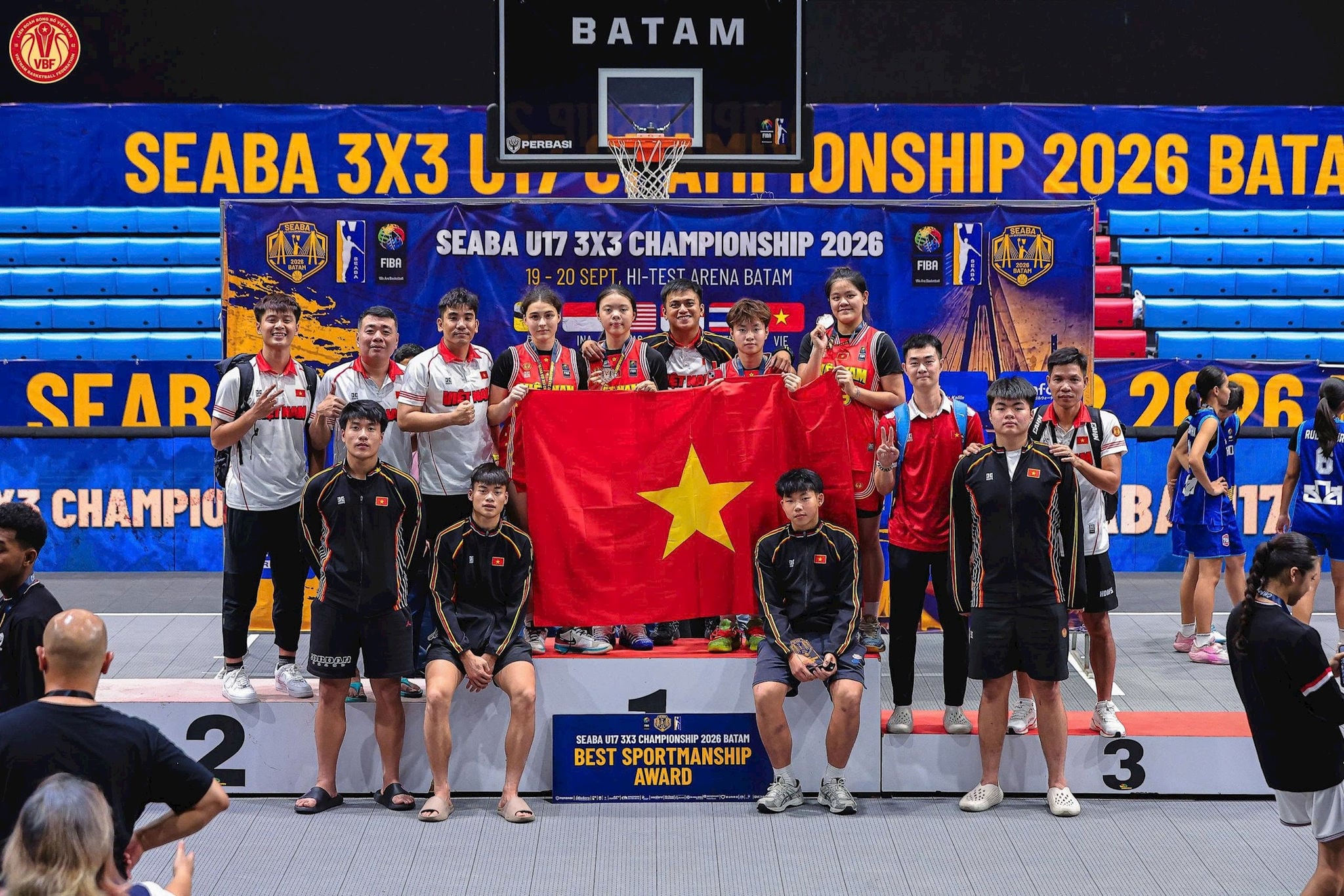 ทีมบาสเกตบอลหญิงรุ่นอายุไม่เกิน 17 ปีของเวียดนามคว้าเหรียญทองแดงในการแข่งขันกีฬาซีเกมส์