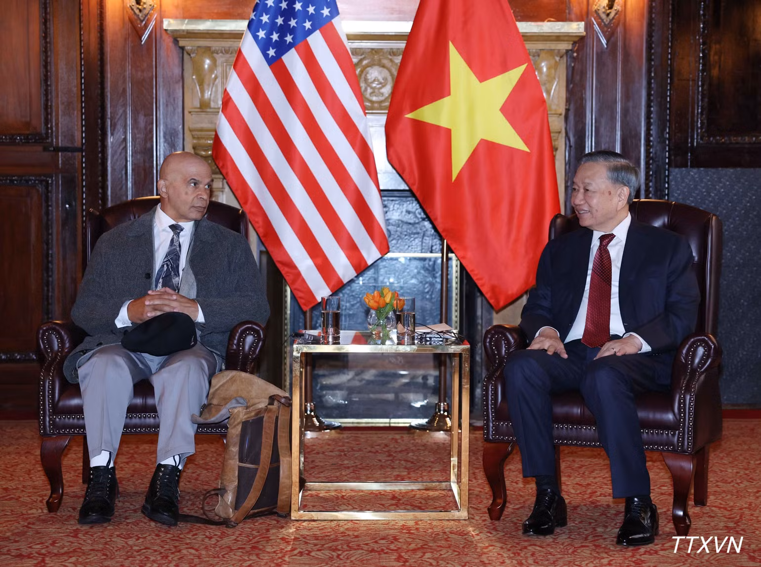 Sekretaris Jenderal dan Presiden To Lam bertemu dengan pimpinan Partai Komunis Amerika Serikat.