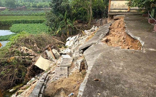 Situasi darurat diumumkan akibat bencana alam di daerah longsor dekat Pusat Kebudayaan Phu Nhieu.