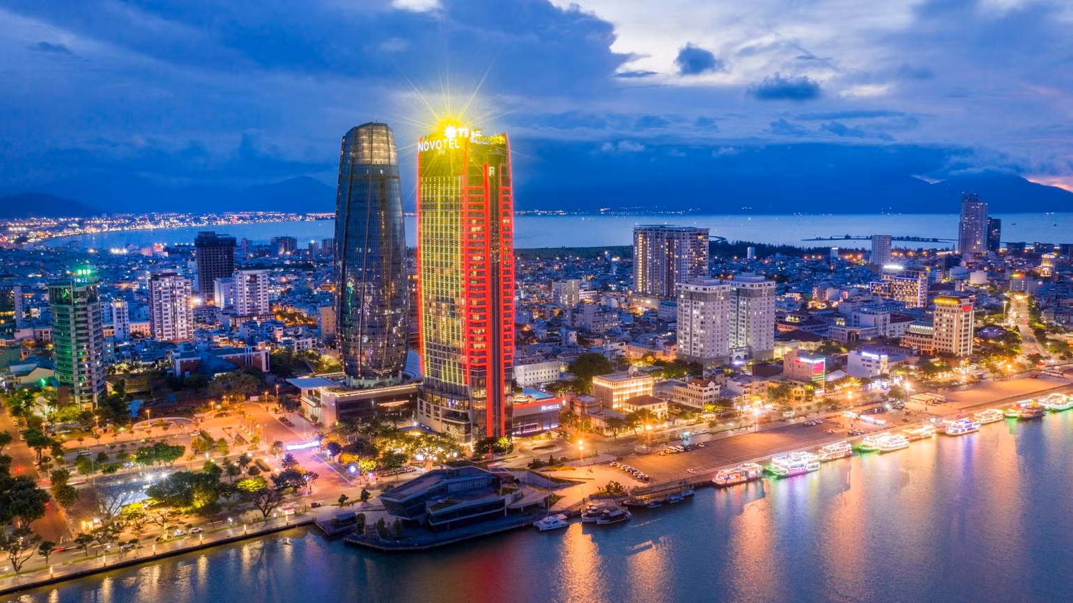 Da Nang possiede numerose condizioni favorevoli per diventare un polo di crescita turistica a livello internazionale. (Foto: HA AN) anh-1-du-lich-da-nang-chi-trong-nua-dau-nam-2022-cung-da-nhan-hang-loat-giai-thuong-danh-hieu-quoc-te-3342.jpg