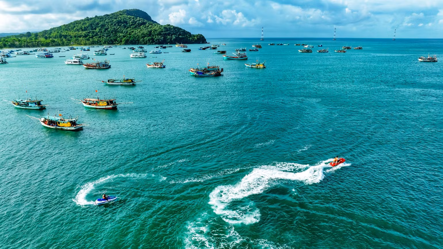 Phu Quoc si sta trasformando in un resort balneare di lusso, competitivo a livello internazionale, in grado di attrarre importanti eventi internazionali. (Foto: HA AN) bai-sao-5005.jpg