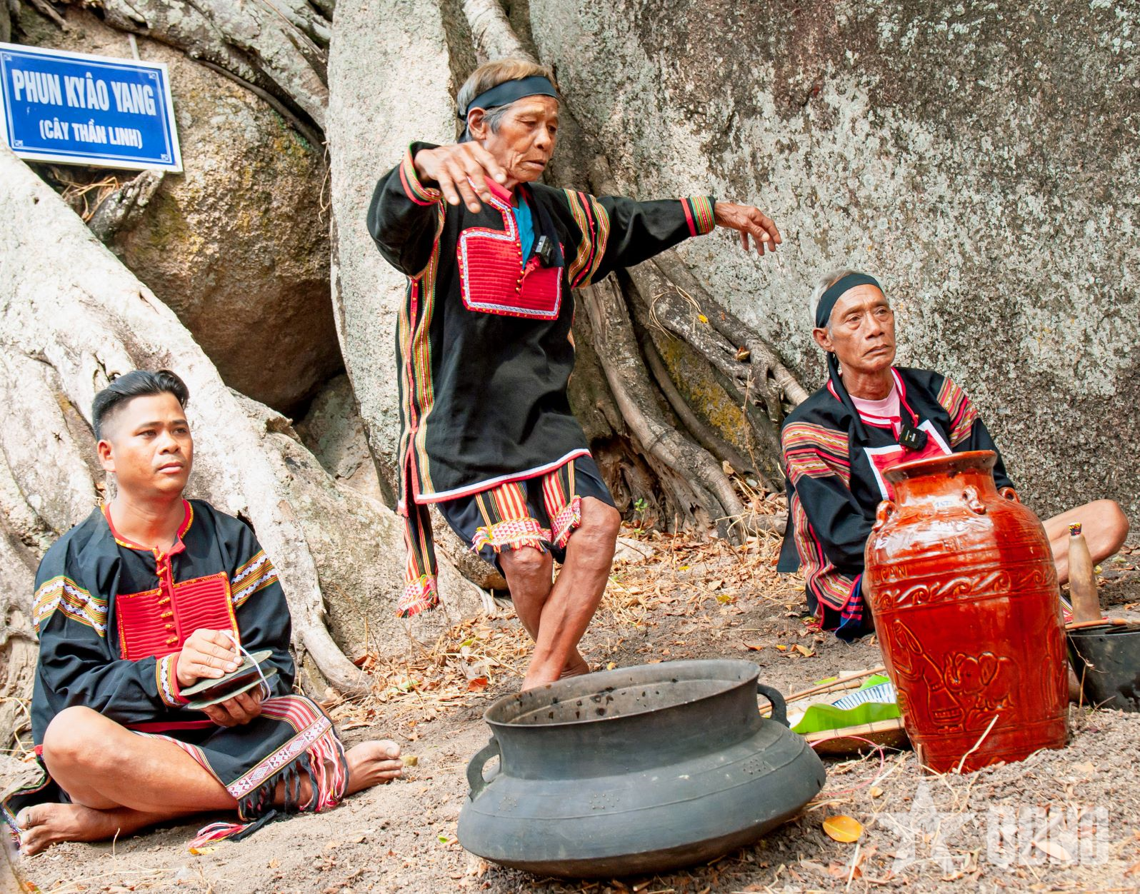 Shamatic Ritual Rain-praying ceremony - a beautiful tradition of the Ba Na people.