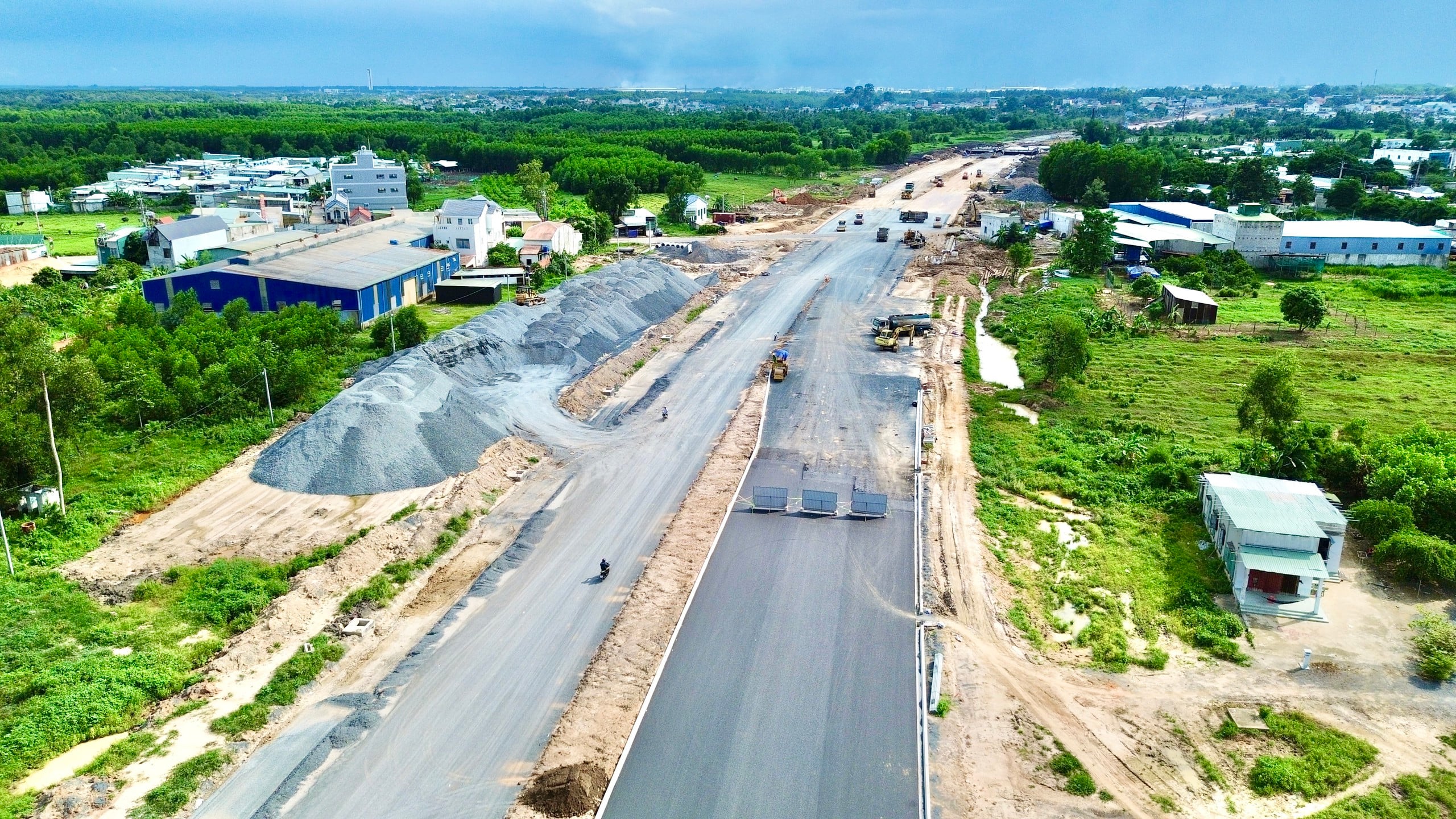 Phó Thủ tướng Thường trực Phạm Gia Túc kiểm tra loạt đường kết nối và sân bay Long Thành - Ảnh 5.