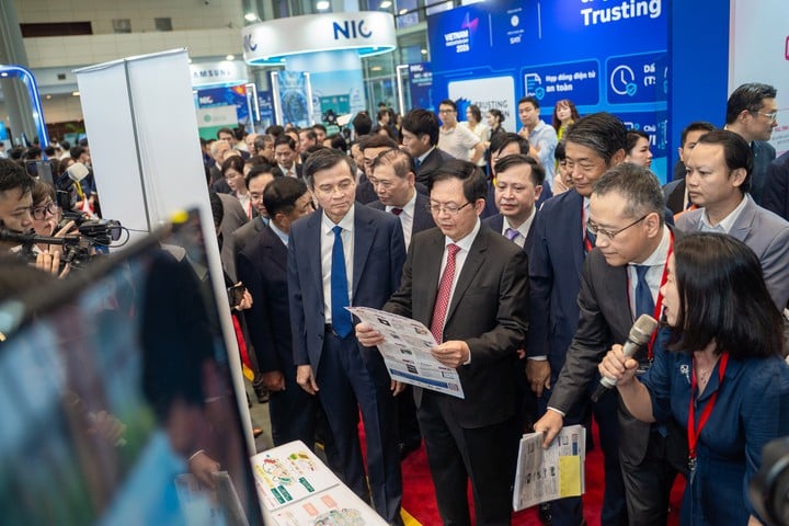 Deputy Prime Minister Ho Quoc Dung: Shifting from