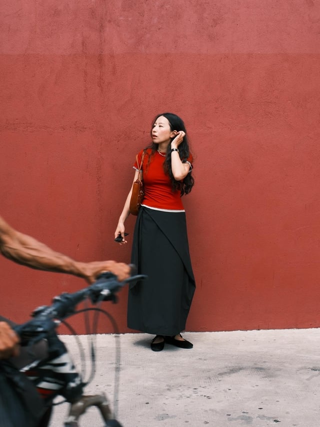 Khơi dậy nét sang trọng đầy quyền lực với sự kết hợp giữa sắc đỏ và đen - Ảnh 3.