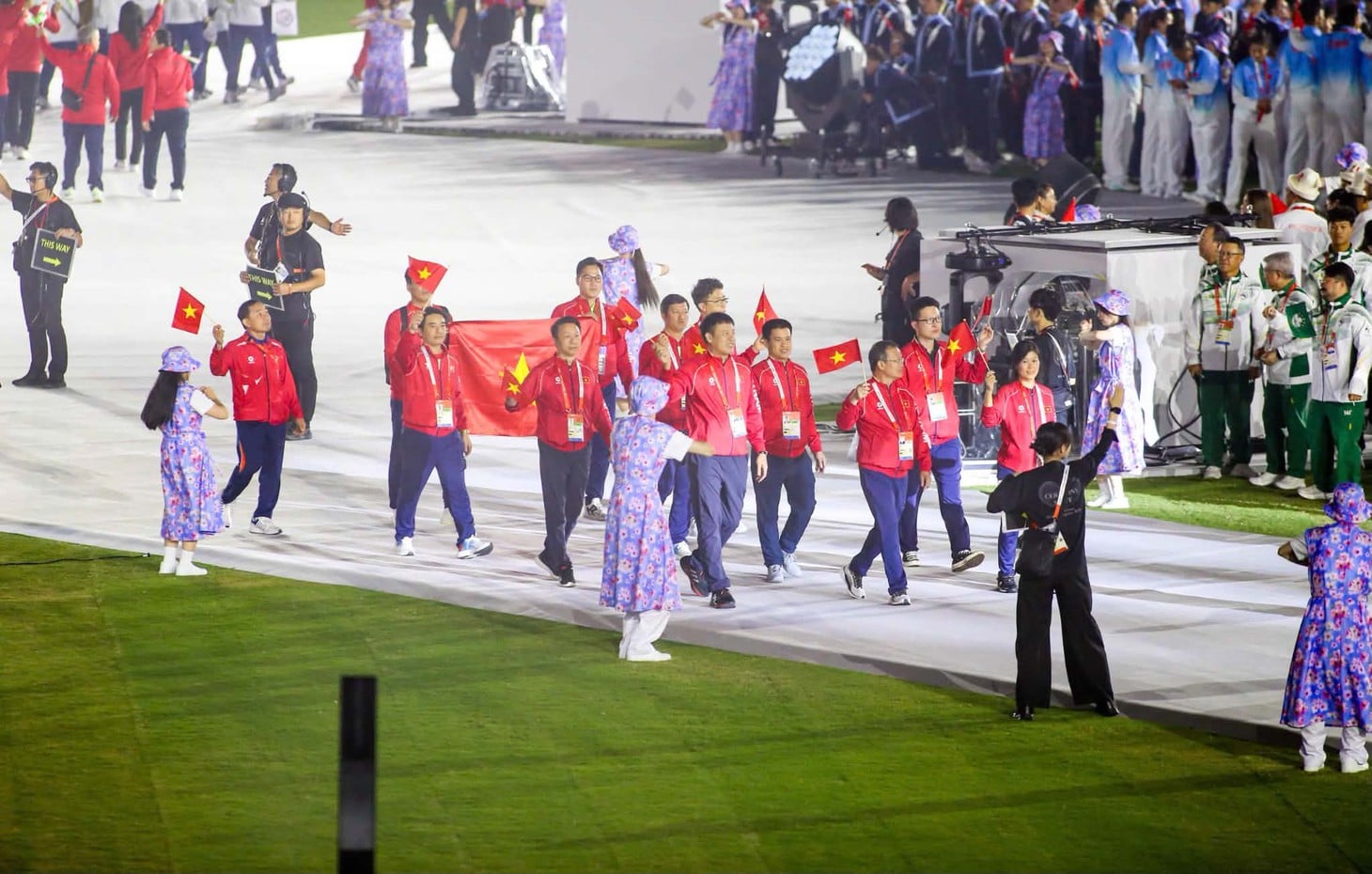 Photo gallery of the closing ceremony of the 20th Asian Games: Brief but colorful - Photo 5.