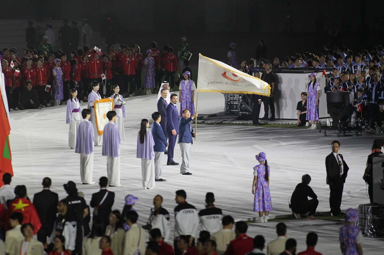 Photo gallery of the closing ceremony of the 20th Asian Games: Brief but colorful - Photo 10.