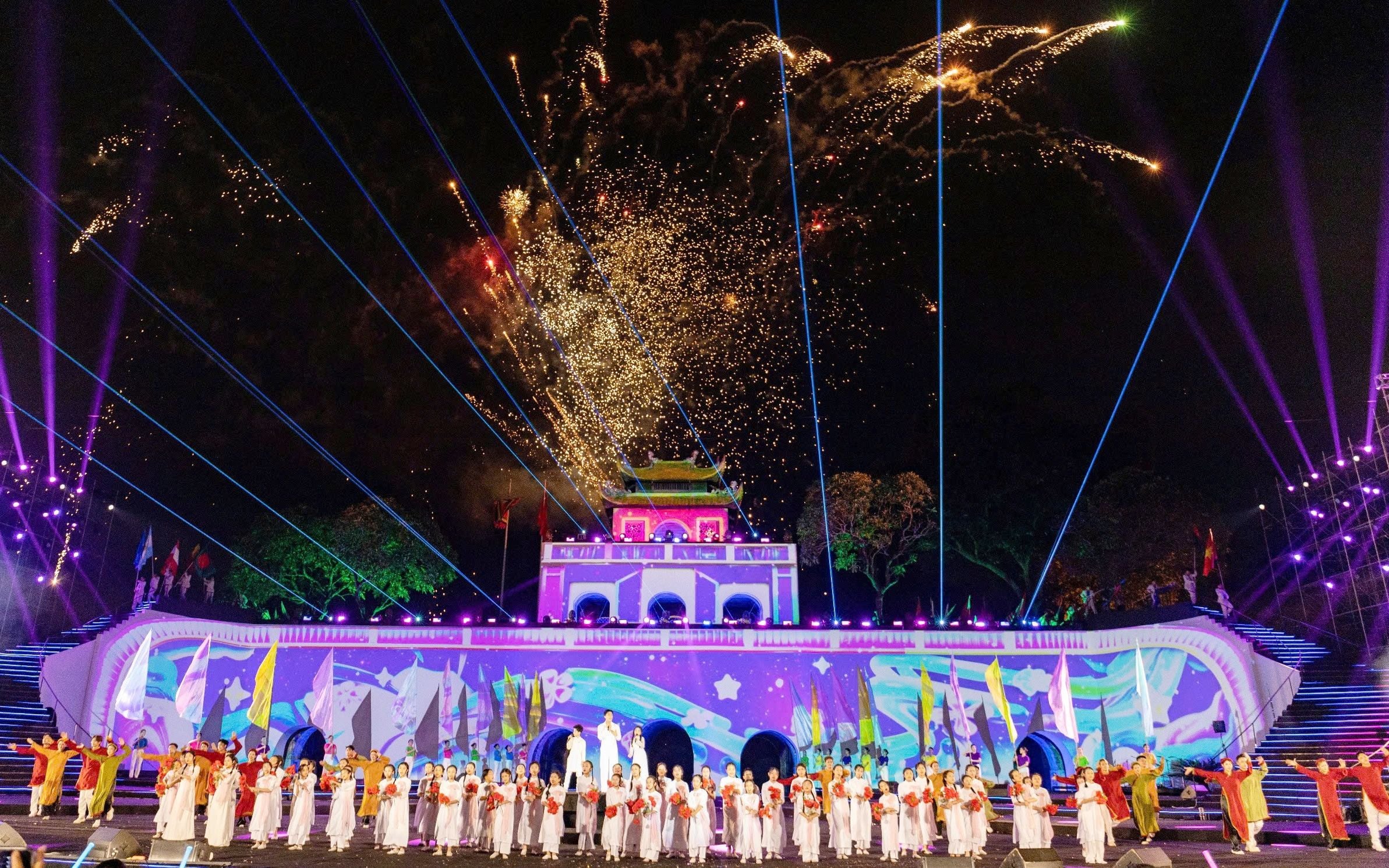 Hình ảnh ấn tượng của Bế mạc Lễ hội Văn hóa Thế giới tại Hà Nội 2026 - Ảnh 23.