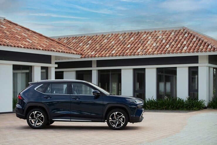 Góc nhìn thân xe Toyota Yaris Cross