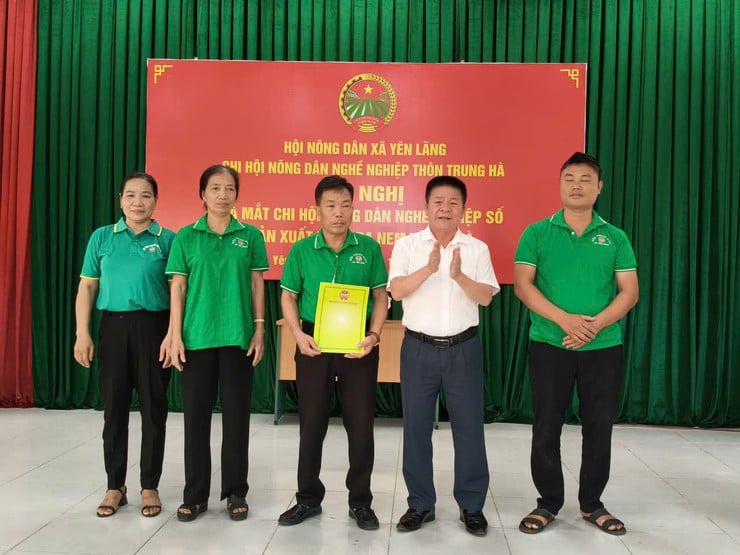 HỘI NÔNG DÂN XÃ YÊN LÃNG RA MẮT CHI HỘI NGHỀ NGHIỆP SỐ SẢN XUẤT BÁNH ĐA NEM TRUNG HÀ - Ảnh 1.