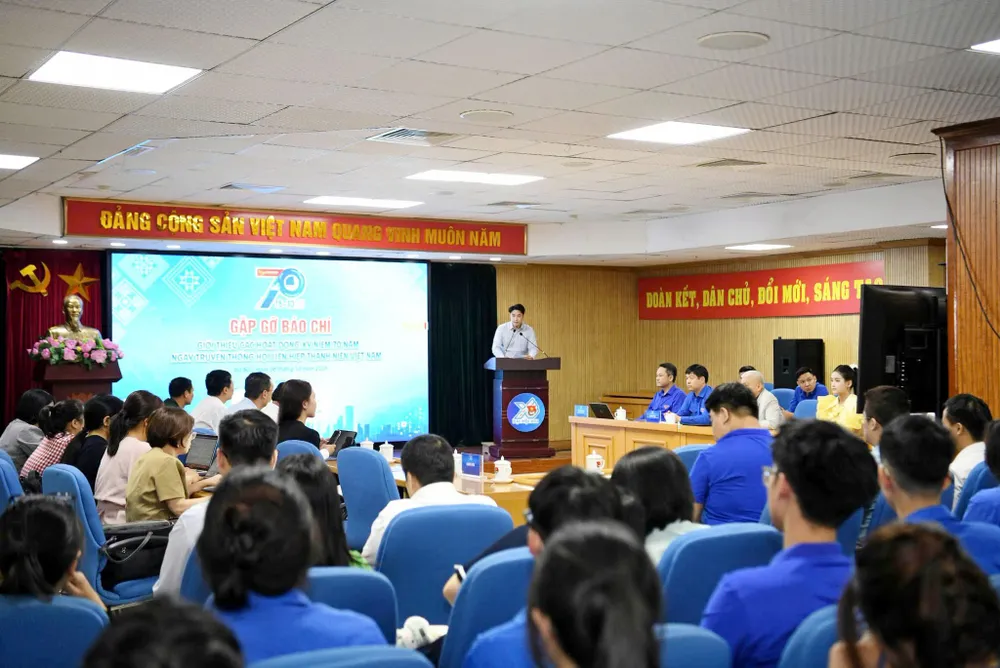 Họp báo thông tin về chuỗi hoạt động cấp Trung ương kỷ niệm 70 năm ngày truyền thống Hội LHTN Việt Nam. Ảnh: MINH ANH