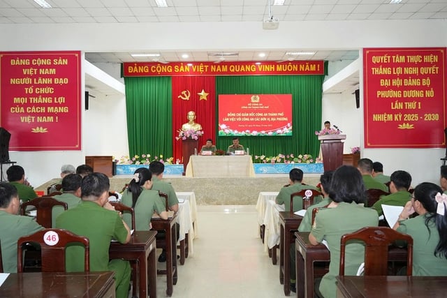 Colonel Nguyen Dinh Duong: Commanders of units must go directly to the grassroots level - Photo 1.