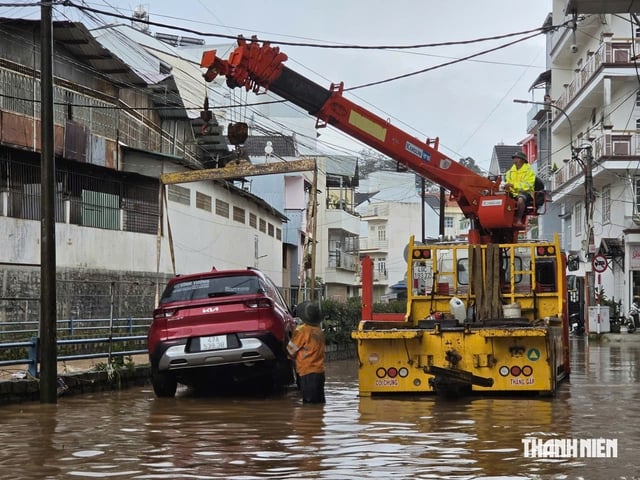 Mưa lũ liên tiếp 5 ngày ở Lâm Đồng gây thiệt hại khoảng 16 tỉ đồng- Ảnh 6.