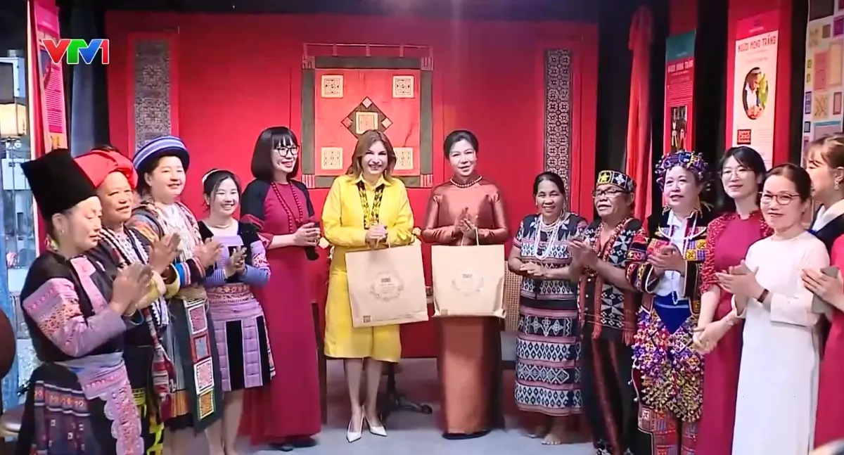 Promoting cultural exchange between Vietnam and Panama - Photo 1.
