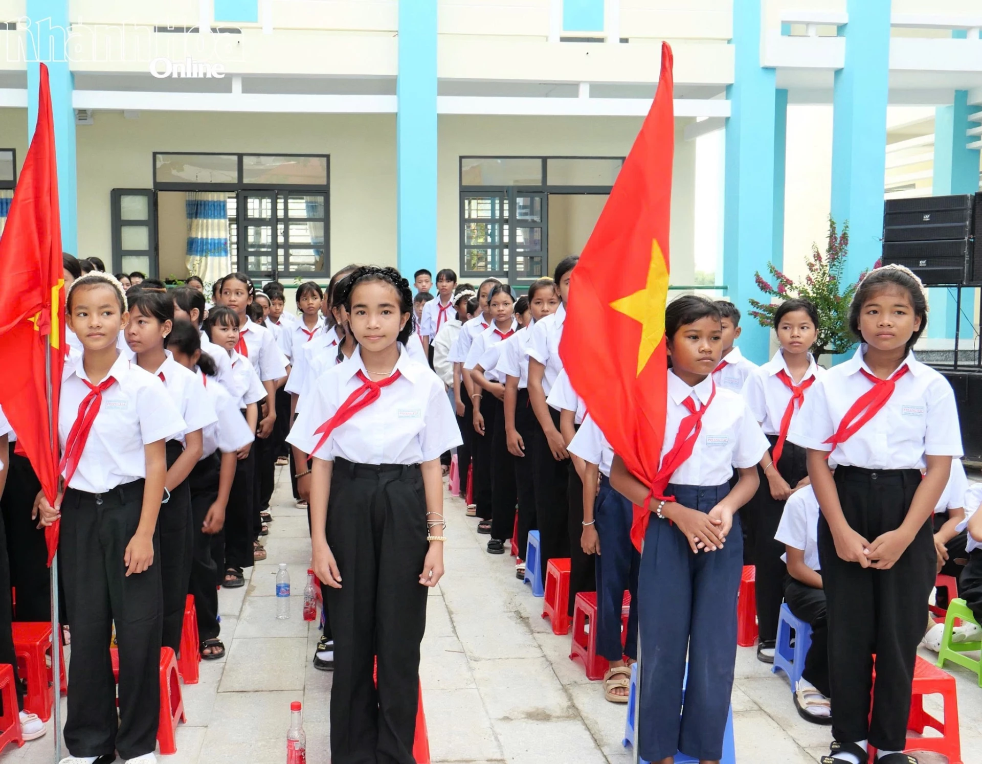 Học sinh Trường Phổ thông Dân tộc nội trú THCS và THPT Pi Năng Tắc (xã Bác Ái Đông).