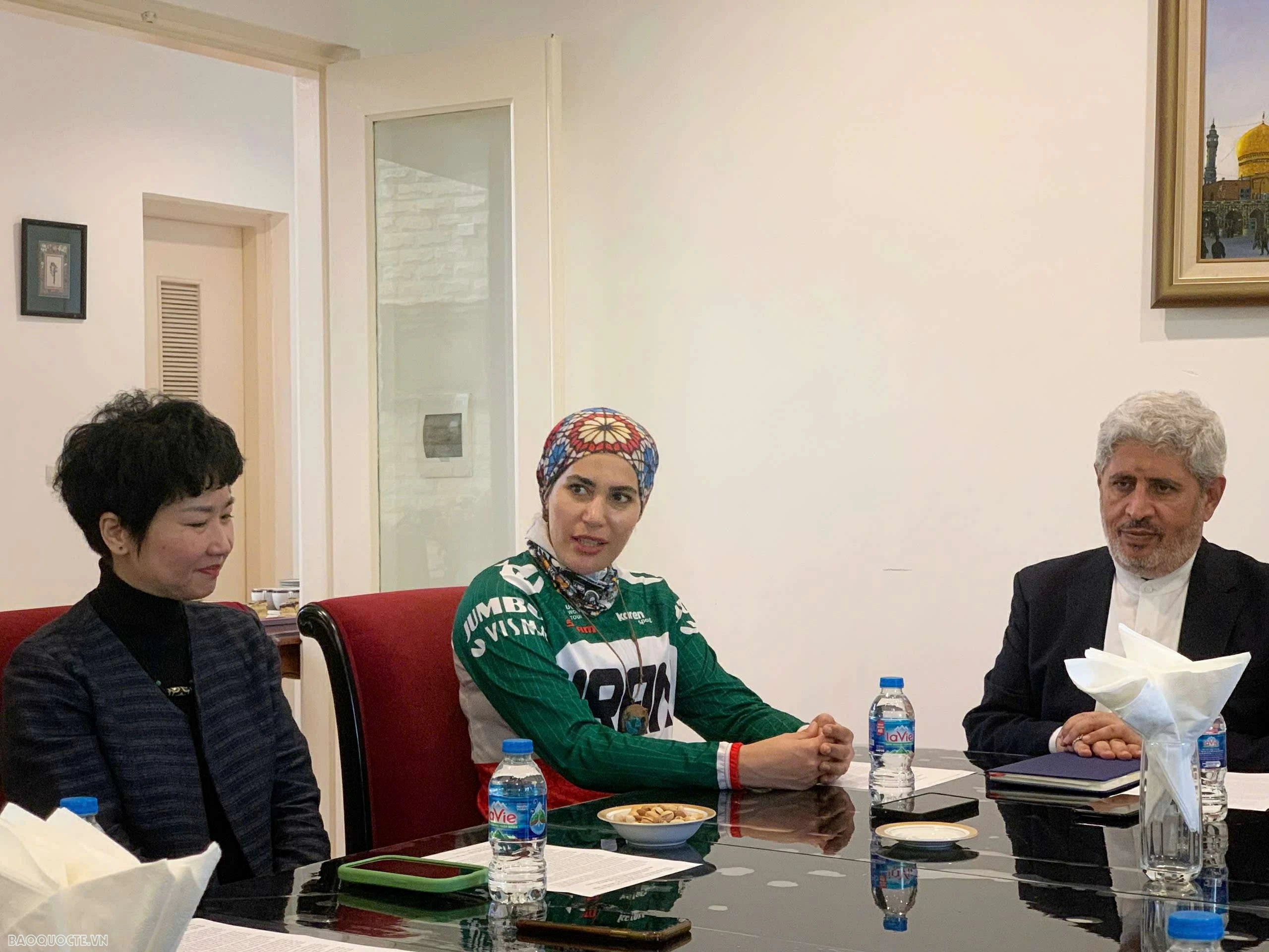 Het bevorderen van wederzijds begrip en het versterken van de banden tussen Vietnam en Iran. Tăng cường hiểu biết, gắn kết Việt Nam-Iran