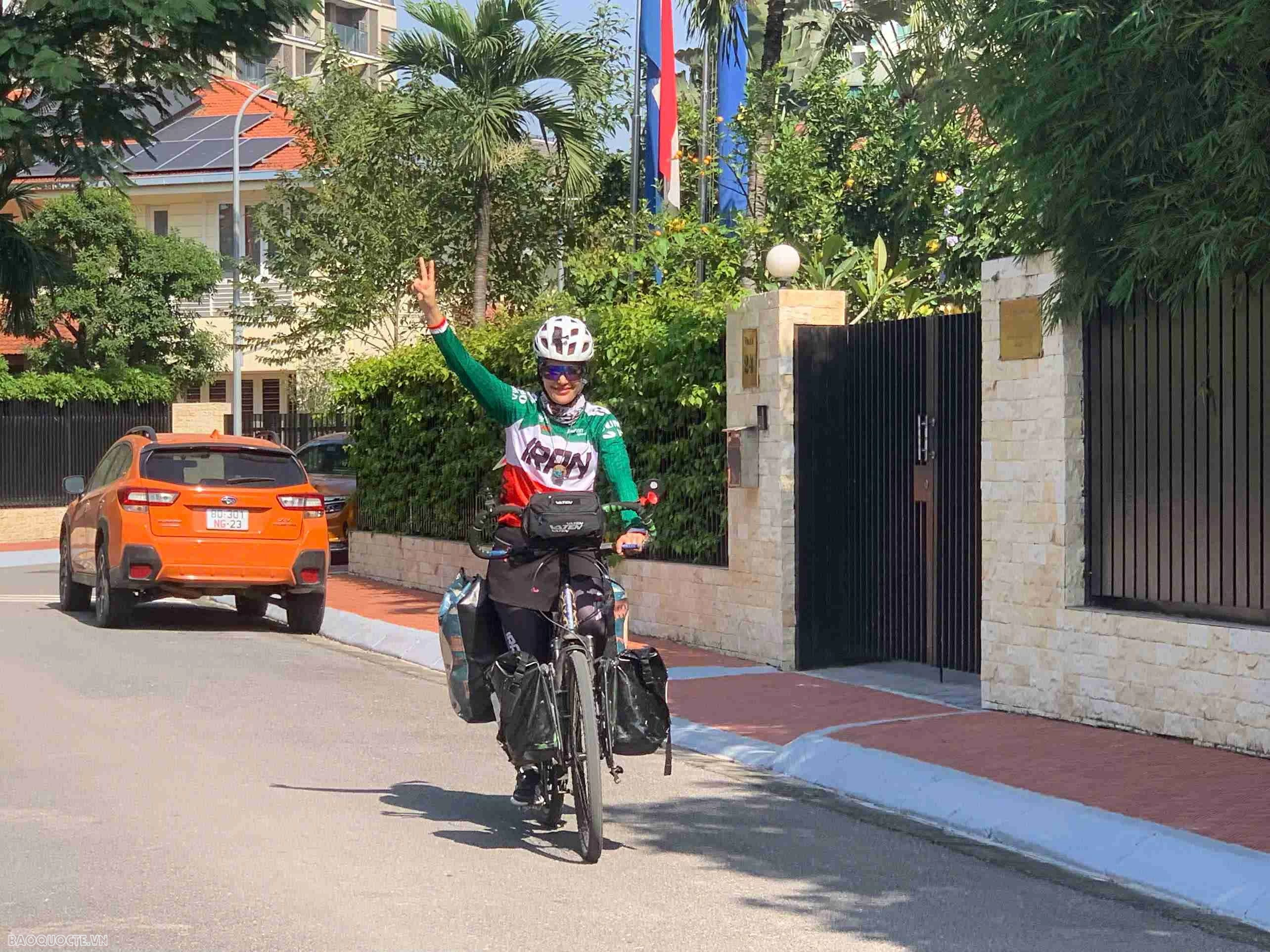 Het bevorderen van wederzijds begrip en het versterken van de banden tussen Vietnam en Iran. Tăng cường hiểu biết, gắn kết Việt Nam-Iran