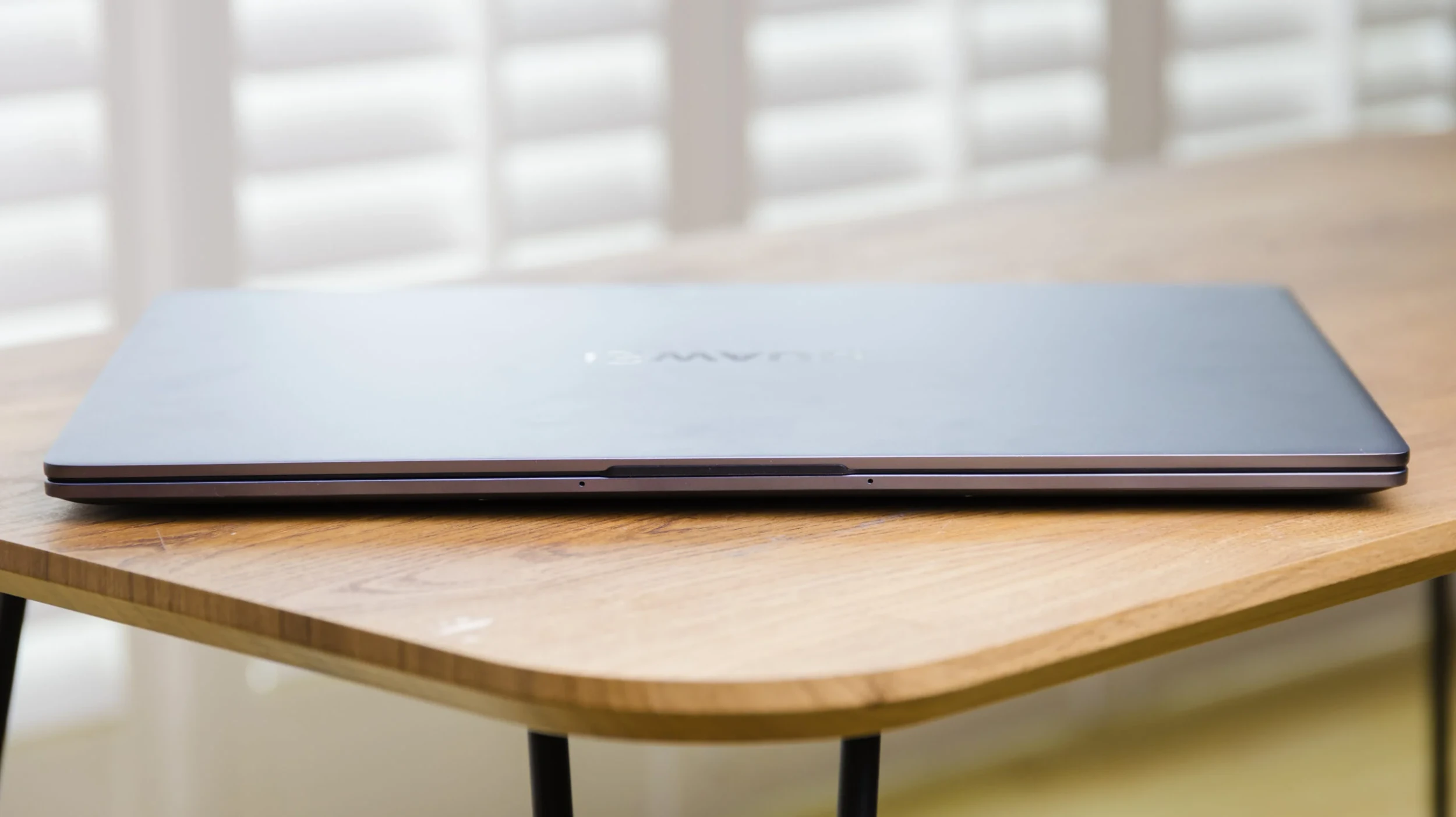 קישוריות אלחוטית ב-MateBook D 16