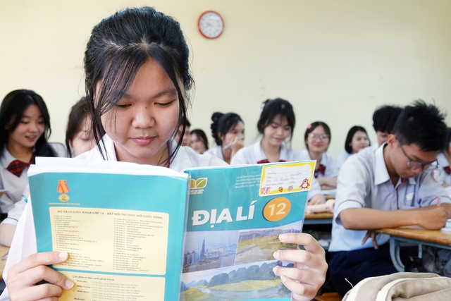 Một bộ sách giáo khoa thống nhất: Dạy học, thi cử có thay đổi? - Ảnh 1.