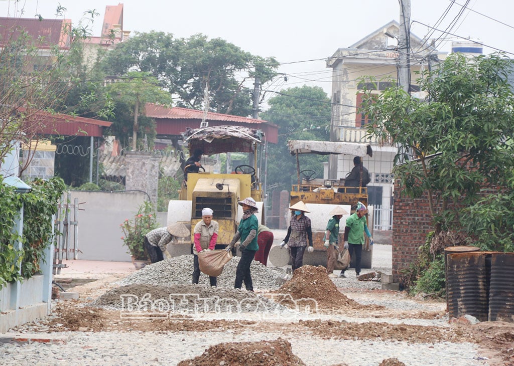 Lavori stradali nel villaggio di Tan My, comune di Ngoc Lam.