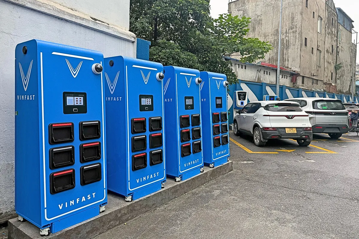 Năm 2026: Đổi pin xe máy điện sẽ dễ như mua xăng? - Ảnh 1.
