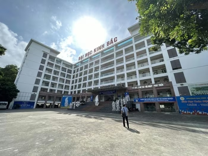 Kinh Bac University campus.avif