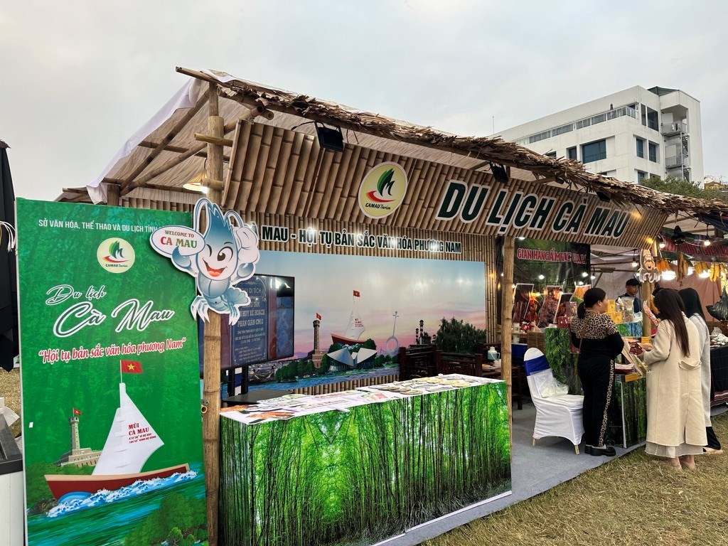 Turisté se hrnuli na festival jídla a cestovního ruchu Ninh Binh 2025 - foto 5