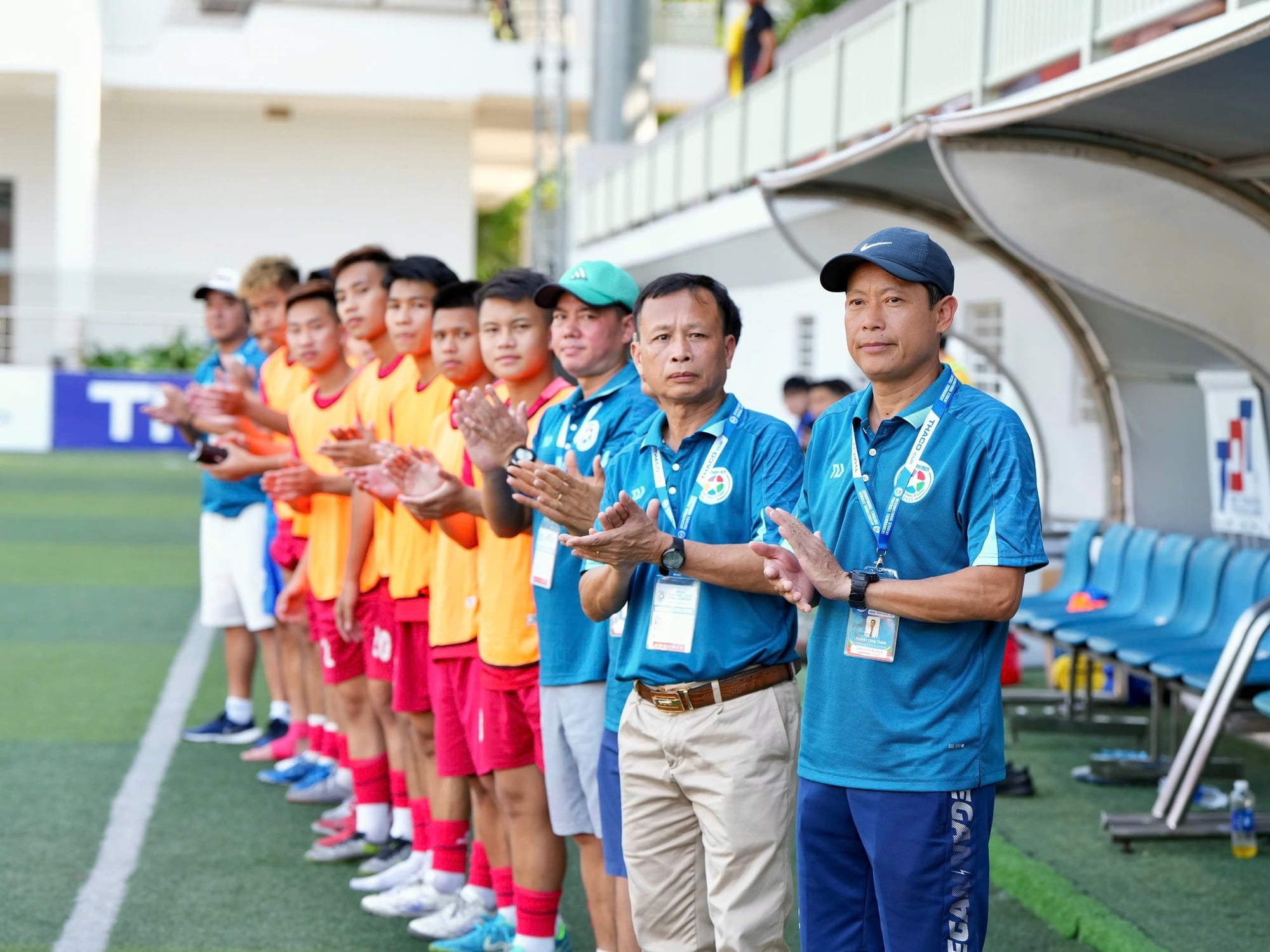 Vượt qua lời nguyền nhà vô địch- Ảnh 1.