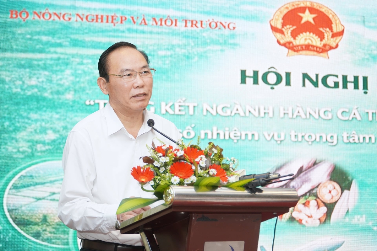 Thứ trưởng Phùng Đức Tiến đề nghị cần có cơ chế chính sách cụ thể và trực tiếp hơn dành cho cá tra. Ảnh: Kim Anh.
