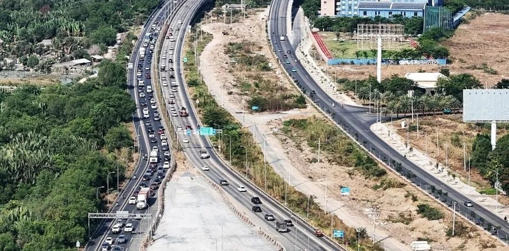 Công tác giải phóng mặt bằng phục vụ dự án mở rộng cao tốc đang được đẩy mạnh.